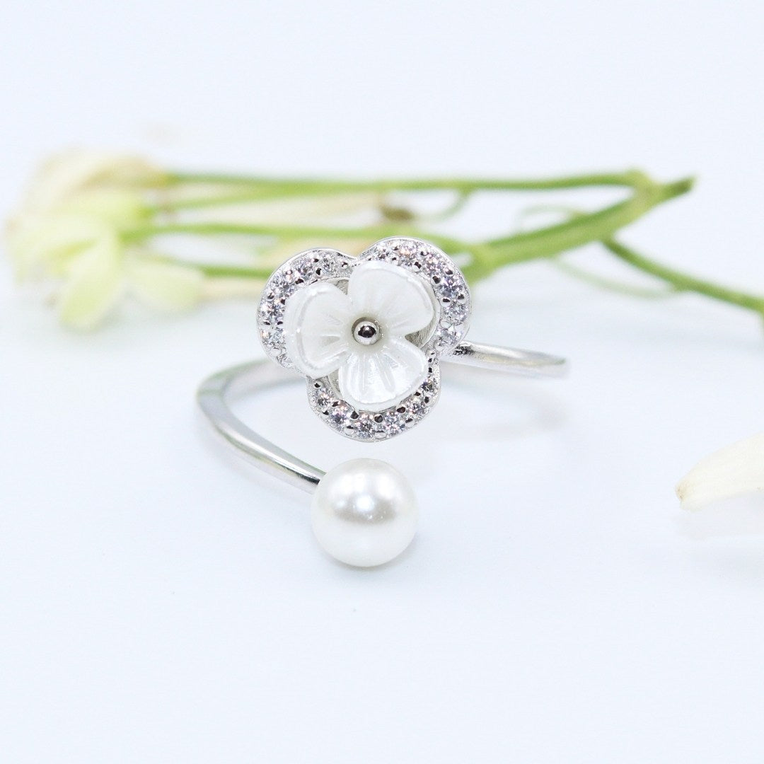 Pearl Flower 925 Sterling Silver Ring: Adjustable Cubic Zirconia
