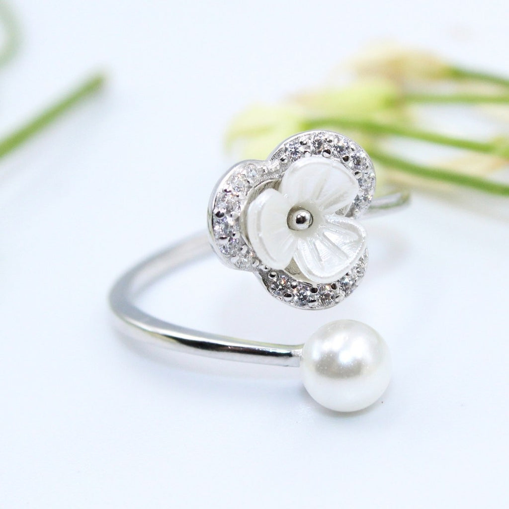 Pearl Flower 925 Sterling Silver Ring: Adjustable Cubic Zirconia